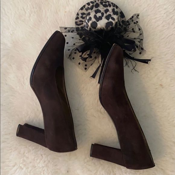Stuart Weitzman Women's Suede Pumps - Picture 1 of 7
